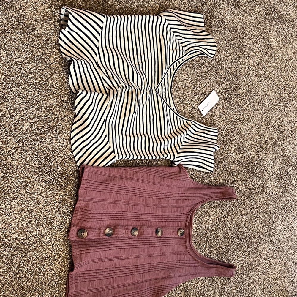 2 American Eagle tops